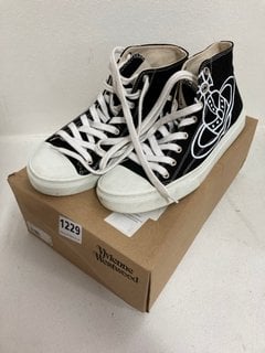 PAIR OF VIVIENNE WESTWOOD PLIMSOLL HIGH TOP CANVAS TRAINERS IN BLACK : SIZE 7 UK: LOCATION - CR3