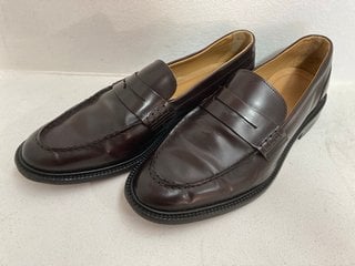 VINNY'S MEN'S TOWNEE PENNY LOAFERS IN BROWN - SIZE UK 10 - RRP £135: LOCATION - CR3