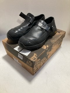 ROA MEN'S MARY JANE LEATHER LOAFERS - SIZE UK 10 - RRP £430: LOCATION - CR4