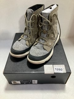 SOREL WOMEN'S EXPLORER 2 BOOTS IN SAGE - SIZE UK 5: LOCATION - CR4