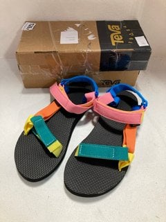 TEVA WOMEN'S ORIGINAL UNIVERSAL SANDALS - SIZE UK 6: LOCATION - CR4