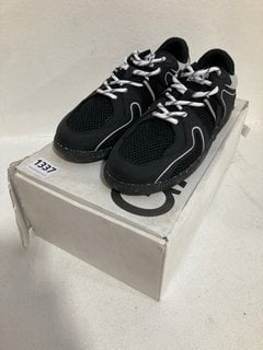 GANNI SPORTY MIX RETRO SNEAKERS IN BLACK/WHITE - SIZE UK 6 - RRP £263: LOCATION - CR7