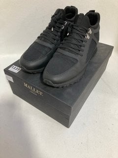 MALLET DIVER LITE TRIPLE TRAINERS IN BLACK/SILVER - SIZE UK 8 - RRP £210: LOCATION - CR7