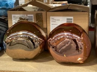 2 X TOM DIXON MELT MINI LIGHT SHADES IN GOLD AND COPPER: LOCATION - CR10