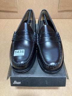 BASS WEEJUNS LARSON 90'S LOAFERS IN BROWN LEATHER - SIZE UK 11 - RRP £195: LOCATION - C4T