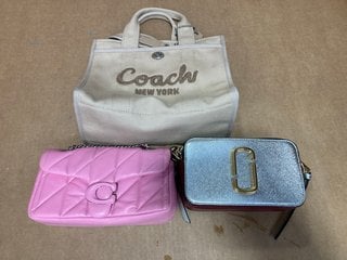 3 X ASSORTED WOMEN'S BAGS TO INCLUDE COACH QUILTED LEATHER TABBY SHOULDER BAG IN VIVID PINK: LOCATION - C4T