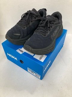 HOKA BONDI 8 RUNNING TRAINERS IN BLACK - SIZE UK 8: LOCATION - C4T