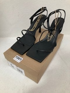 ALOHAS CHAIN STRAP HEELS IN BLACK - UK 8: LOCATION - C4T