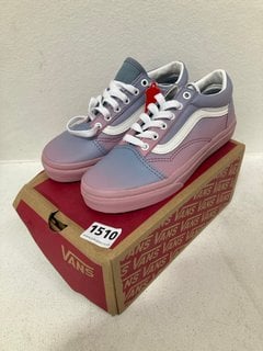 VANS CHILDRENS TRAINERS IN PINK/PURPLE - UK 2: LOCATION - C4T