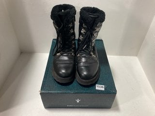 EMU AUSTRALIA COMORO 2.0 FUR LINED BOOTS IN BLACK - UK 5: LOCATION - DR7