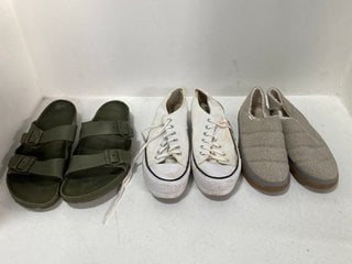 3 X ASSORTED SHOES TO INCLUDE BIRKENSTOCK BUCKLE SANDALS IN GREEN - UK 11: LOCATION - DR6