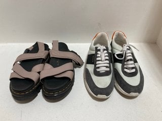 AXEL ARIGATO MENS GENESIS VINTAGE RUNNING TRAINERS IN GREY/BLACK - UK 8 TO ALSO INCLUDE DR MARTEN WOMENS VOSS II SANDALS IN VINTAGE TAUPE - UK 7: LOCATION - DR6