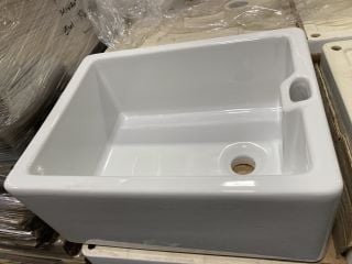 (COLLECTION ONLY) TRADITIONAL CERAMIC SINGLE BOWL BELFAST SINK 590 X 460 X 250MM - RRP £345: LOCATION - B6