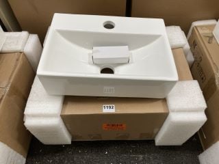 (COLLECTION ONLY) 370 X 260MM 1TH CERAMIC COUNTERTOP BASIN - RRP £140: LOCATION - A6