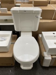 (COLLECTION ONLY) TRADITIONAL STYLE CLOSED COUPLED TOILET WITH CISTERN FITTINGS & FLUSH HANDLE WITH SOFT CLOSE SEAT - RRP £349: LOCATION - A6