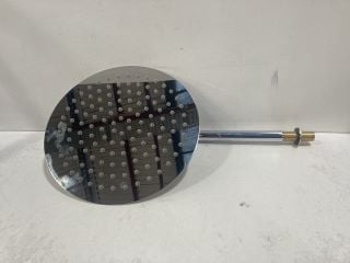 300MM DIAM FIXED SHOWER HEAD IN CHROME WITH WALL MOUNTED ARM - RRP £195: LOCATION - R1