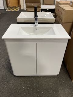 (COLLECTION ONLY) FLOOR STANDING 2 DOOR SINK UNIT IN WHITE WITH A 810 X 470MM 1TH CERAMIC BASIN COMPLETE WITH A MONO BASIN MIXER TAP & CHROME SPRUNG WASTE - RRP £799: LOCATION - A1