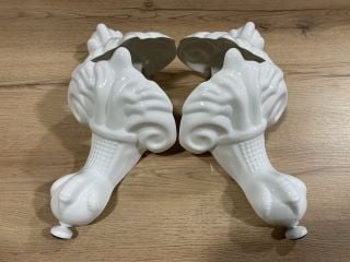 SET OF WHITE CLAW & BALL FEET FOR FREESTANDING BATHS - RRP £240: LOCATION - R2