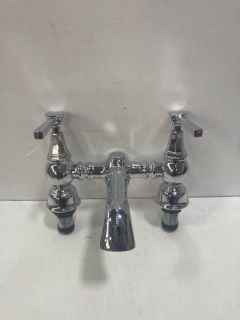 TRADITIONAL LEVER ACTION DECK MOUNTED BATH FILLER IN CHROME - RRP £310: LOCATION - R3