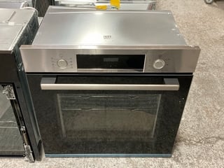 BOSCH BUILT IN SINGLE ELECTRIC OVEN: MODEL HBS534BS0B - RRP £385: LOCATION - C5