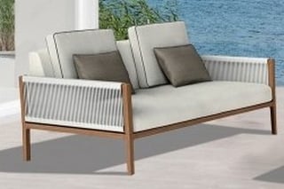 HADLEY ROSE VENETA COLLECTION OUTDOOR GARDEN 2 SEATER SOFA IN GREY WASHED ACACIA WOOD FRAME WITH WHITE ROPE WEAVING AND IVORY CUSHIONS: LOCATION - D1