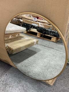 ABANO LARGE ROUND MIRROR IN GOLD: LOCATION - C7