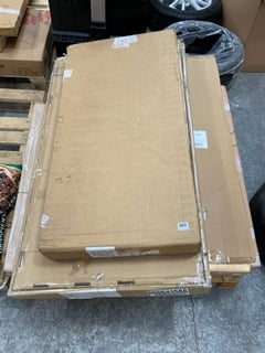 PALLET OF ASSORTED ITEMS TO INCLUDE A2 A-BOARD PAVEMENT SIGN: LOCATION - A6 (KERBSIDE PALLET DELIVERY)