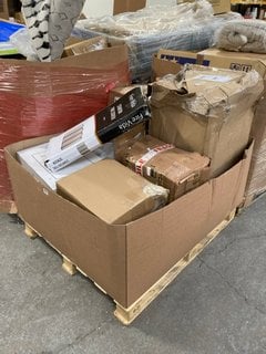 PALLET OF ASSORTED ITEMS TO INCLUDE FIRE VIDA STANTON FIRE SCREEN IN BLACK: LOCATION - B6 (KERBSIDE PALLET DELIVERY)