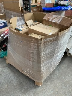 PALLET OF ASSORTED HOUSEHOLD ITEMS TO INCLUDE VAX PET PACE CORDLESS HOOVER: LOCATION - B7 (KERBSIDE PALLET DELIVERY)