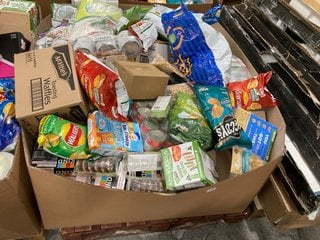 PALLET OF ASSORTED FOOD ITEMS TO INCLUDE WALKERS TOMATO KETCHUP CRISPS - BBE: 21/12/24 TO INCLUDE MRS CRIMBLES VEGAN CHOCOLATE MACAROONS - BBE: 12/12/2024: LOCATION - B9 (KERBSIDE PALLET DELIVERY)