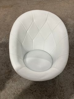 ODYSSEY LEISURE CHAIR IN WHITE: LOCATION - A4