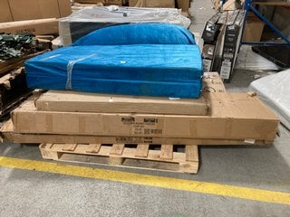 PALLET OF ASSORTED ITEMS TO INCLUDE BLUE VELVET FUTON: LOCATION - A5 (KERBSIDE PALLET DELIVERY)