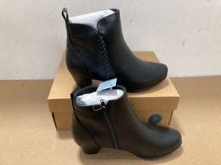 PAVERS WOMENS SIDE ZIP ANKLE BOOTS IN BLACK - UK 5: LOCATION - C5