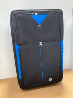 ATX LUGGAGE LARGE FABRIC WHEELED SUITCASE IN BLACK/BLUE: LOCATION - C2