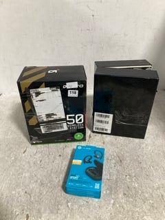 3 X HEADPHONE ITEMS TO INCLUDE ASTRO WIRELESS XBOX HEADSET & CHARGING PAD: LOCATION - WA5