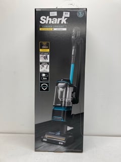 SHARK CORDED UPRIGHT LIFT AWAY VACUUM CLEANER - MODEL NO NZ690UK : RRP £122.00: LOCATION - BOOTH