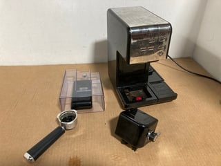 BREVILLE ONE TOUCH COFFEE HOUSE COFFEE MAKER - MODEL: VO78DC: LOCATION - WA8