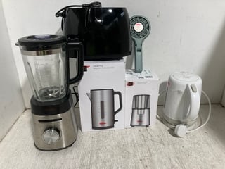 5 X ASSORTED KITCHEN APPLIANCES TO INCLUDE JOHN LEWIS & PARTNERS COFFEE GRINDER IN STAINLESS STEEL: LOCATION - A8