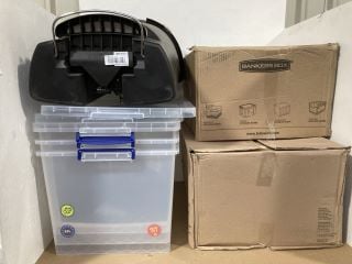 QTY OF ASSORTED PLASTIC STORAGE BOXES WITH LIDS IN VARIOUS SIZES TO INCLUDE 30L BIN WITH PET PROOF LOCK IN BLACK: LOCATION - A4