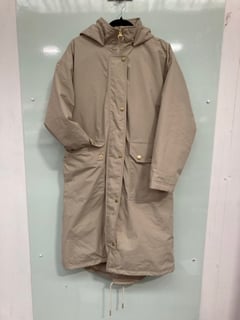 BARBOUR MARNIE WATERPROOF JACKET IN CREAM - UK SIZE 10 : RRP £299.00: LOCATION - BOOTH