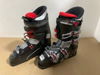 DALBELLO AERRO A50 MENS SKI BOOTS IN BLACK: LOCATION - B2