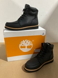 TIMBERLAND MENS NEWMARKET MID LACE UP LEATHER BOOTS IN BLACK UK SIZE 9.5: LOCATION - B2