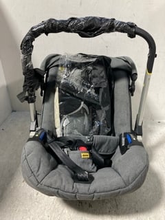 DOONA+ INFANT CAR SEAT IN BLACK - RRP £279: LOCATION - B6