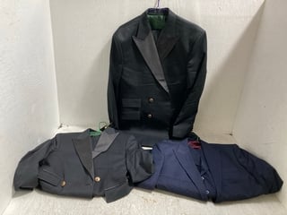 3 X BLAZER CLOTHING ITEMS IN VARIOUS SIZES TO INCLUDE BLACK BLAZER WITH BRONZE/GOLD CUFFLINKS UNKNOWN SIZE: LOCATION - WA1