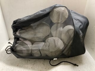 QTY OF WHITE NIKE FOOTBALLS TO INCLUDE BLACK NIKE FOOTBALL CARRYING BAG: LOCATION - WA1