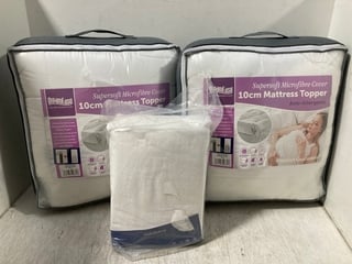 2 X DREAMEAZY SUPERSOFT MICROFIBRE 10CM KING SIZE MATTRESS TOPPERS TO ALSO INCLUDE SOAK & SLEEP FRENCH LINEN SUPER KINGSIZE BED SET IN WHITE: LOCATION - B9