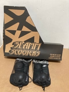 SLAMM SCOOTERS ASSAULT V6 STUNT SCOOTER IN BLUE TO ALSO INCLUDE 2 X SFR YOUTH RAMP TRIPLE PAD SETS IN BLACK - SIZE UK MEDIUM & LARGE - COMBINED RRP £158: LOCATION - B14