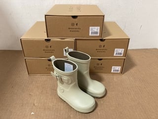 5 X PAIRS OF KIDLY RAIN BOOTS IN HEMP - SIZE UK 5 - COMBINED RRP £110: LOCATION - B15