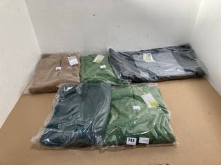 5 X ASSORTED MOUNTAIN WAREHOUSE CLOTHING IN VARIOUS SIZES TO INCLUDE CAMBER FLEECE II IN DARK GREEN - SIZE UK LARGE: LOCATION - B16