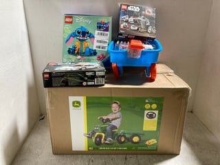 5 X KIDS ITEMS TO INCLUDE JOHN DEERE SMALL PLAY KIDS TRACTOR: LOCATION - WA2